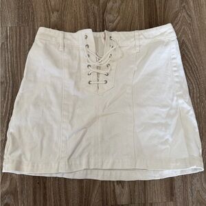 Kendall & Kylie Cream Lace-Up Mini Skirt